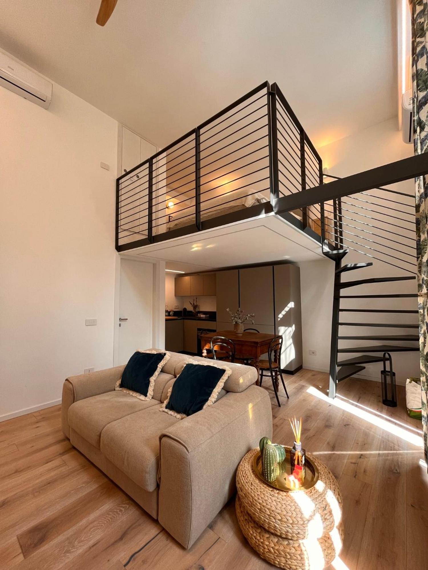 Classy & Chic 2 Storey Loft * Milan