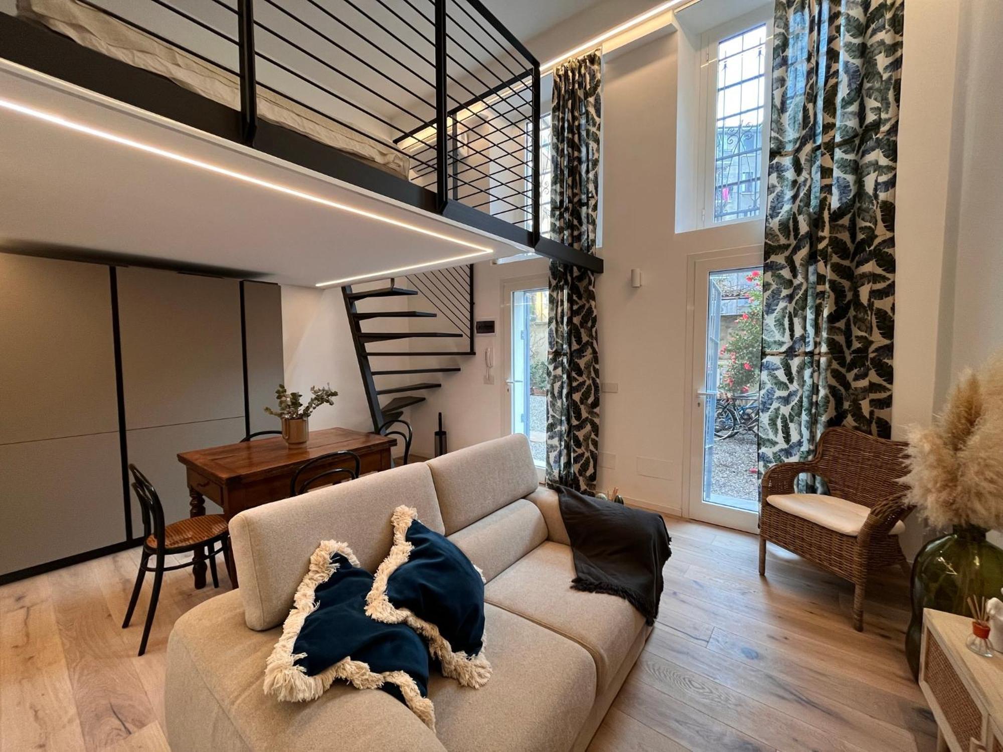 Classy & Chic 2 Storey Loft Appartement *